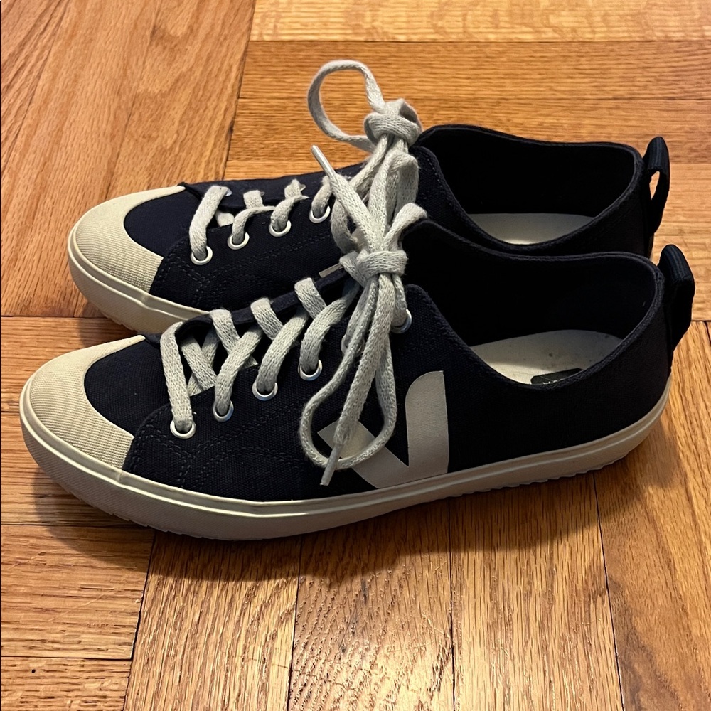 Veja Navy Canvas Sneakers - Picture 4 of 8